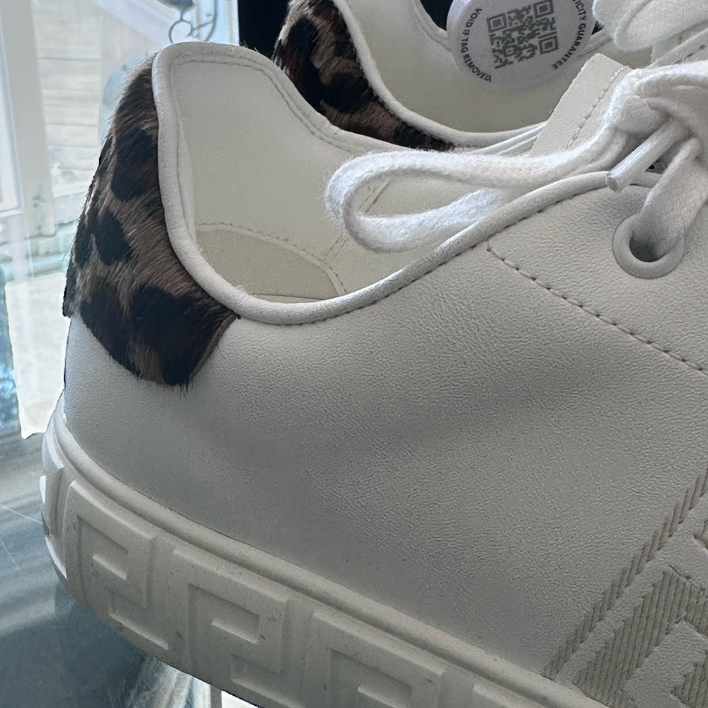 $695 New in Box Versace White Chic Greek Ladies Sneakers Animal Print sz 40 - Picture 5 of 16
